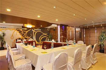 The Nines Business Hotel Bangalore Esterno foto